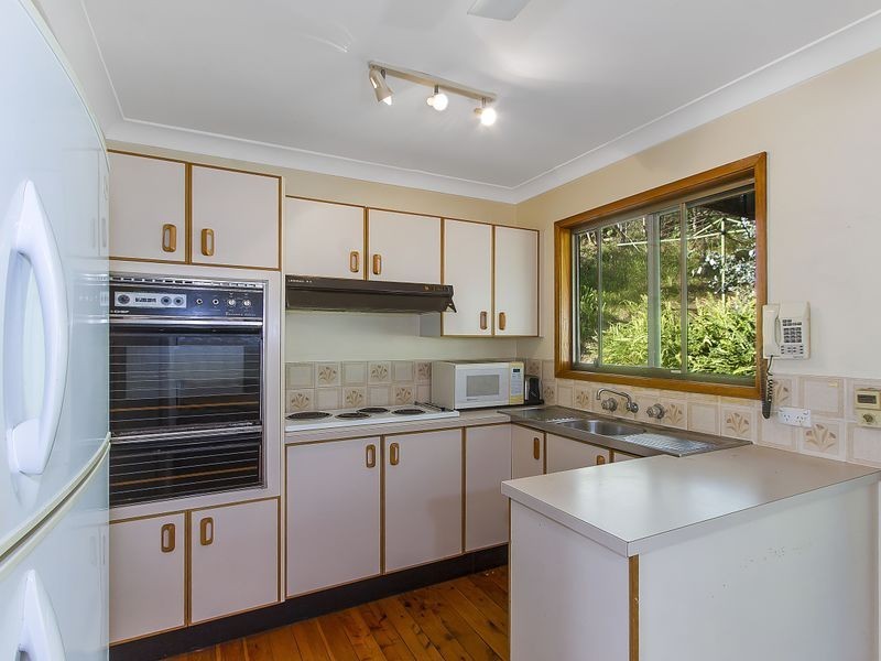 27 Melaleuca Crescent, Tascott NSW 2250