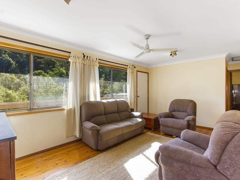 27 Melaleuca Crescent, Tascott NSW 2250