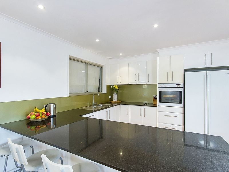 14 Priestley Parade, Point Clare NSW 2250