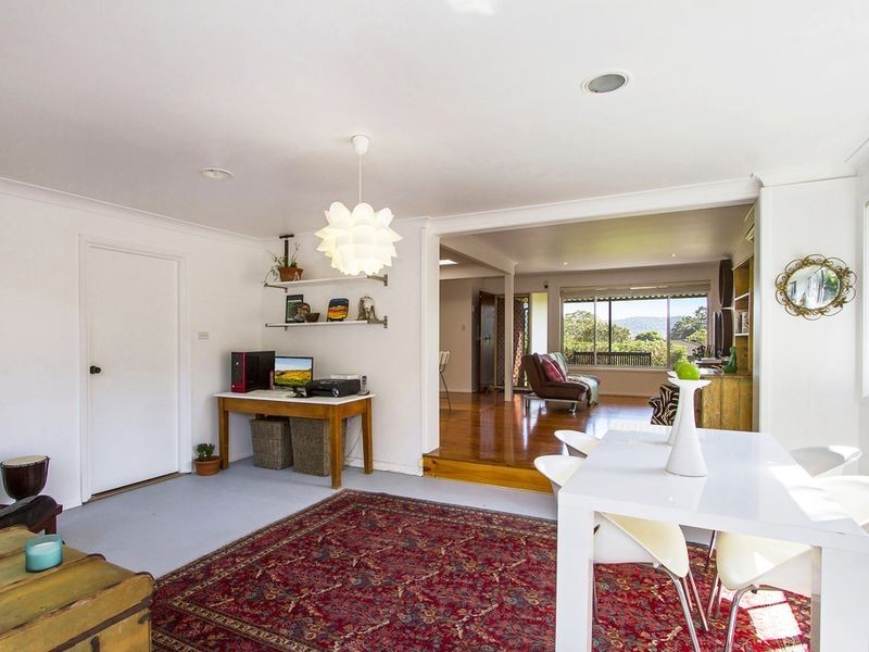 14 Priestley Parade, Point Clare NSW 2250