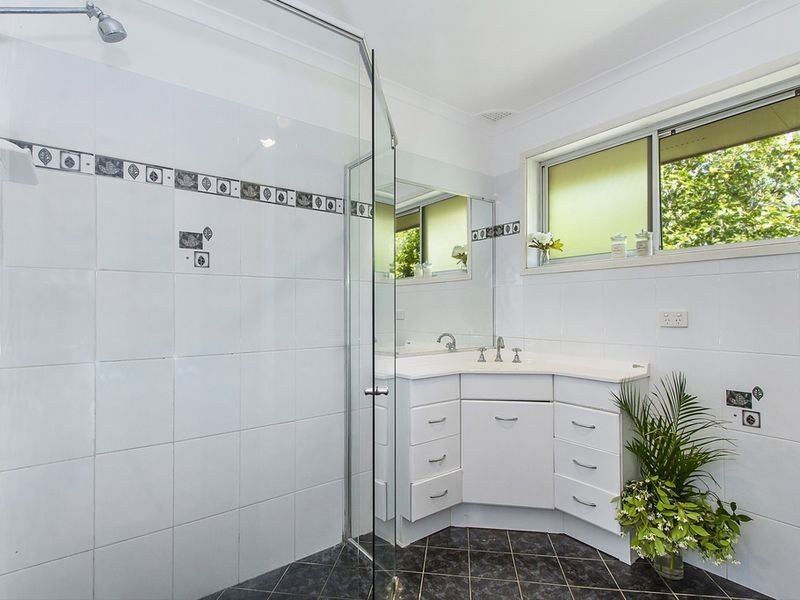 14 Priestley Parade, Point Clare NSW 2250