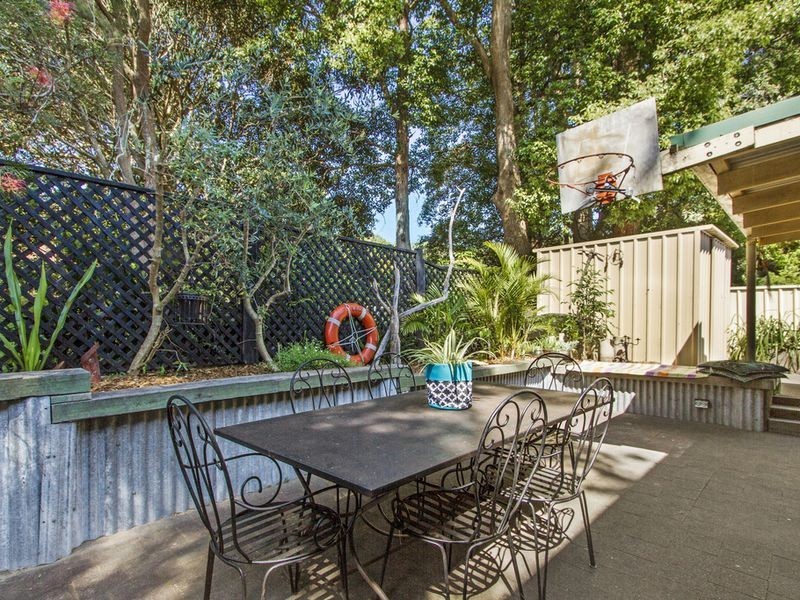 14 Priestley Parade, Point Clare NSW 2250