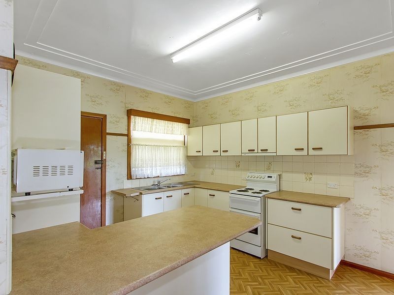 154 Brisbane Water Drive, Point Clare NSW 2250