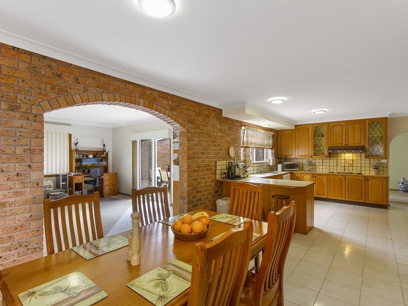 26 Collard Road, Point Clare NSW 2250