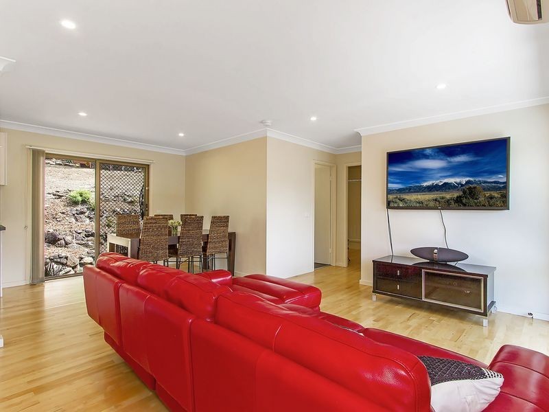 18 Nari Avenue, Point Clare NSW 2250