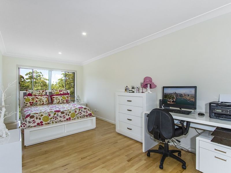 18 Nari Avenue, Point Clare NSW 2250