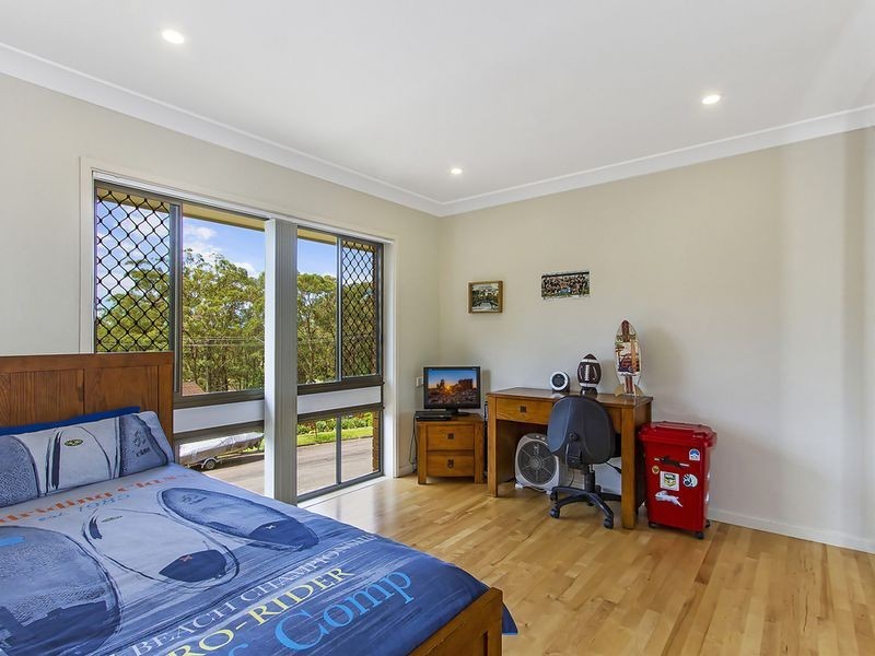 18 Nari Avenue, Point Clare NSW 2250