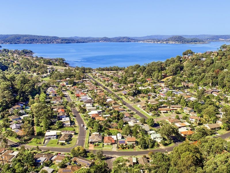 10 Clipper Crescent, Tascott NSW 2250