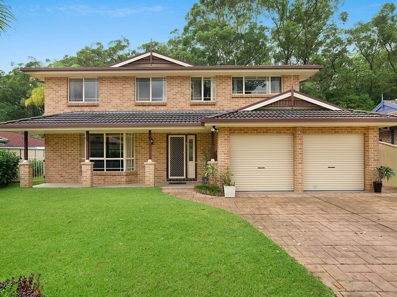 4 McKellar Close, Point Clare NSW 2250