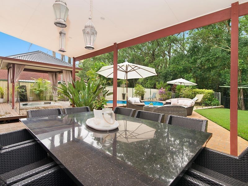 4 McKellar Close, Point Clare NSW 2250