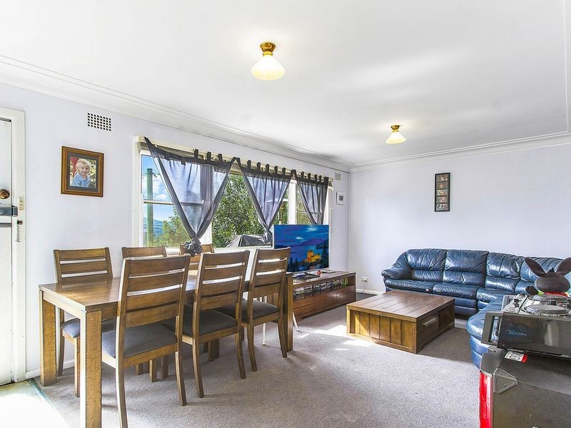 135 Brisbane Water Drive, Point Clare NSW 2250