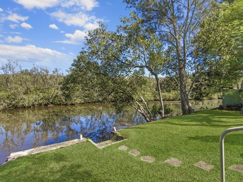 36 Uratta Street, West Gosford NSW 2250