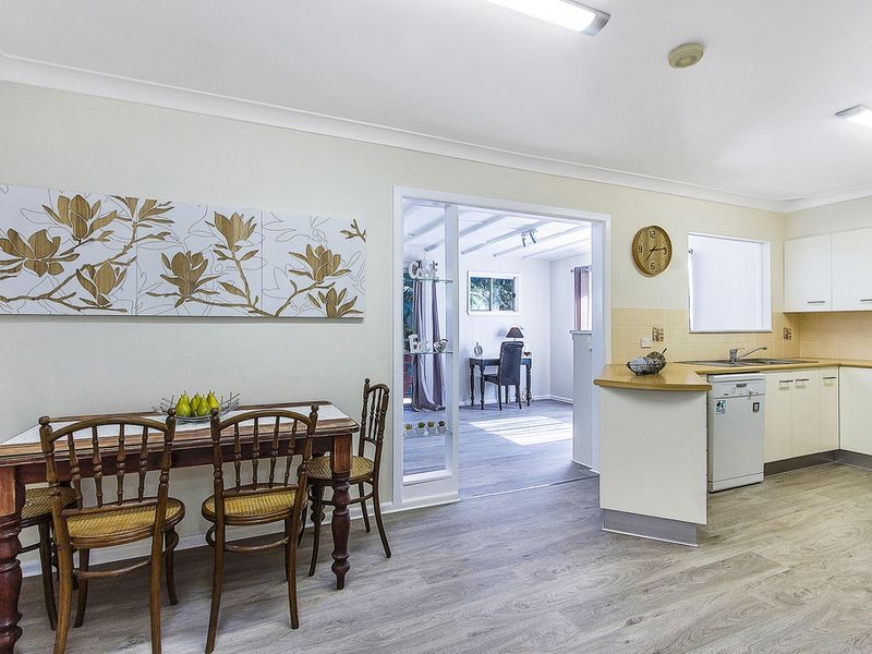 12 Jindalee Avenue, Point Clare NSW 2250
