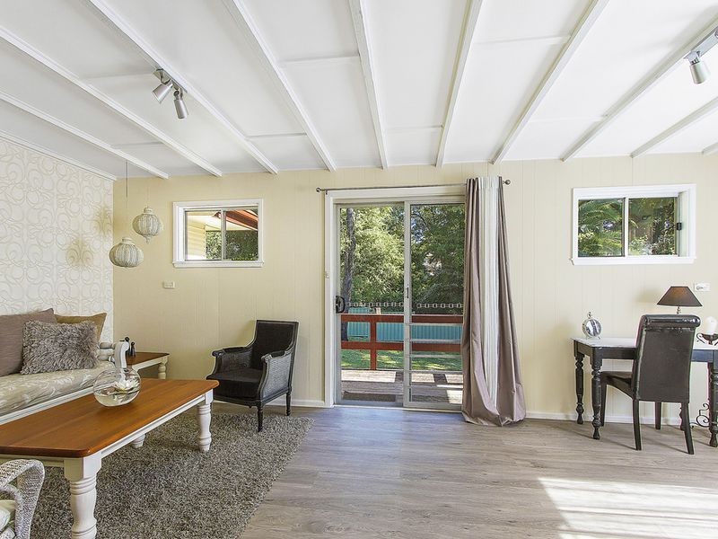 12 Jindalee Avenue, Point Clare NSW 2250