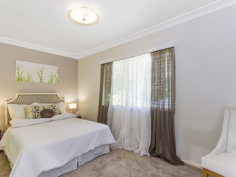 12 Jindalee Avenue, Point Clare NSW 2250