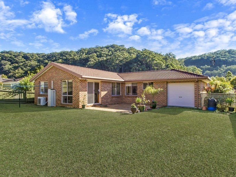 21 Singleton Road, Point Clare NSW 2250