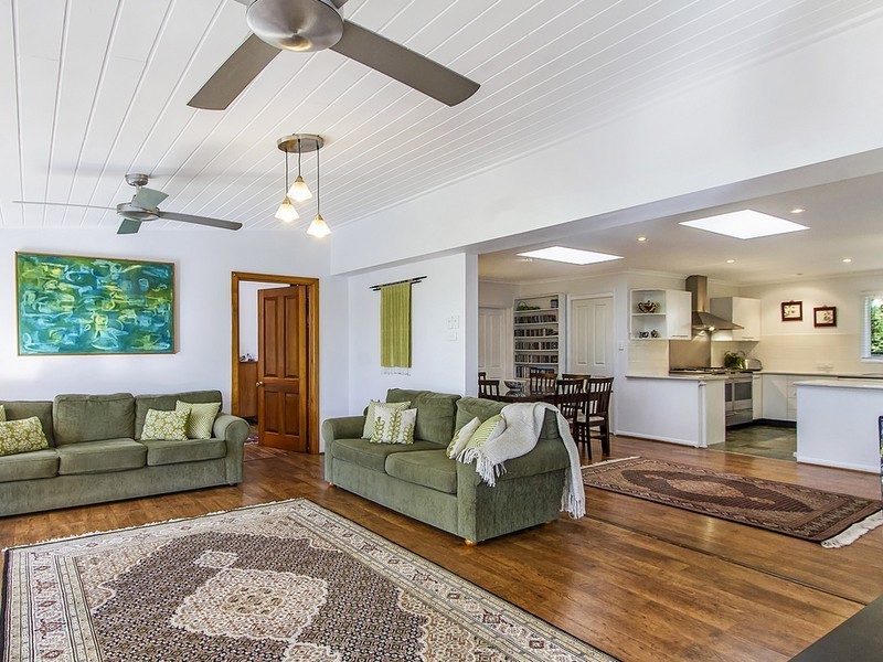 14 Fiona Street, Point Clare NSW 2250