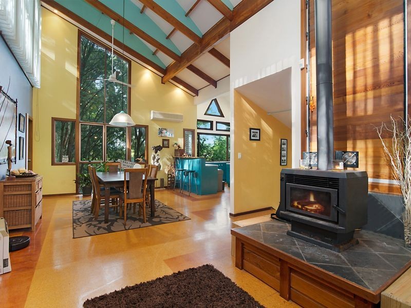 33 Melaleuca Crescent, Tascott NSW 2250