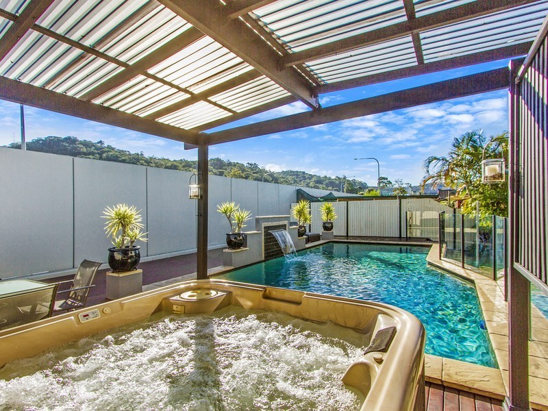 2 Ferguson Close, West Gosford NSW 2250