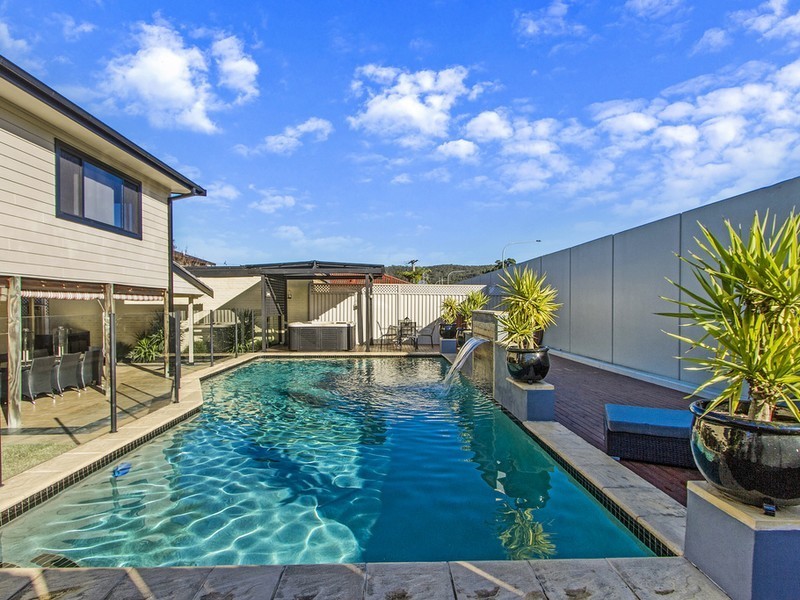 2 Ferguson Close, West Gosford NSW 2250