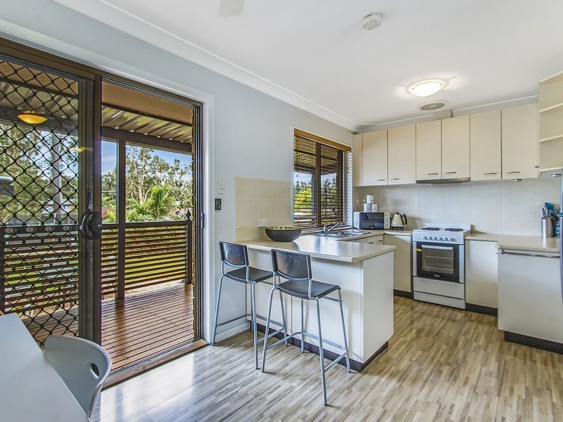 9 Welwyn Grove, Point Clare NSW 2250