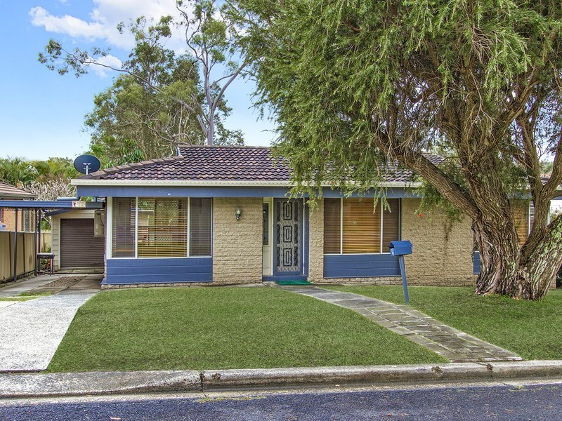 9 Welwyn Grove, Point Clare NSW 2250