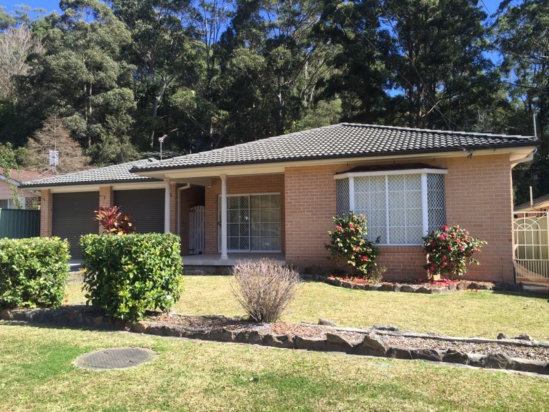 14 Robson Close, Point Clare NSW 2250