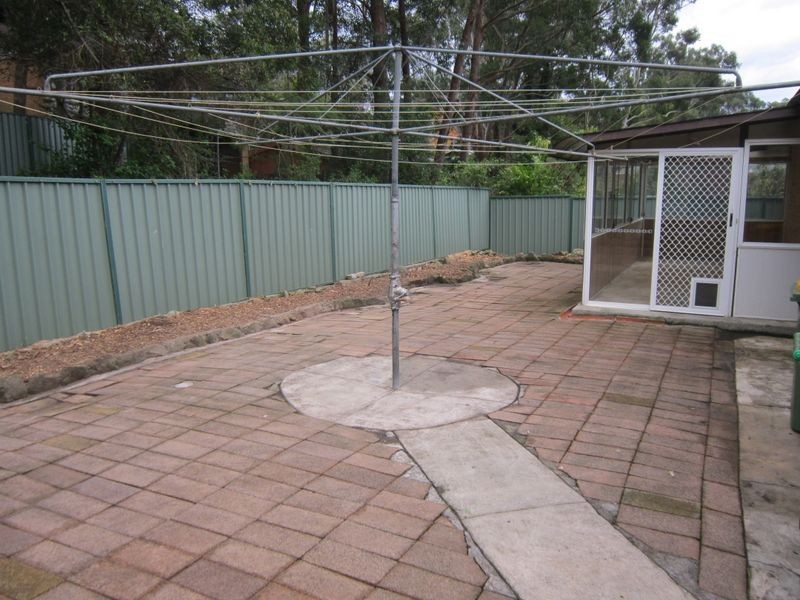 14 Robson Close, Point Clare NSW 2250