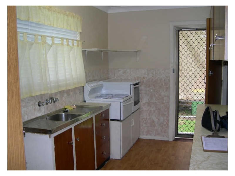 33a Nioka Avenue, Point Clare NSW 2250