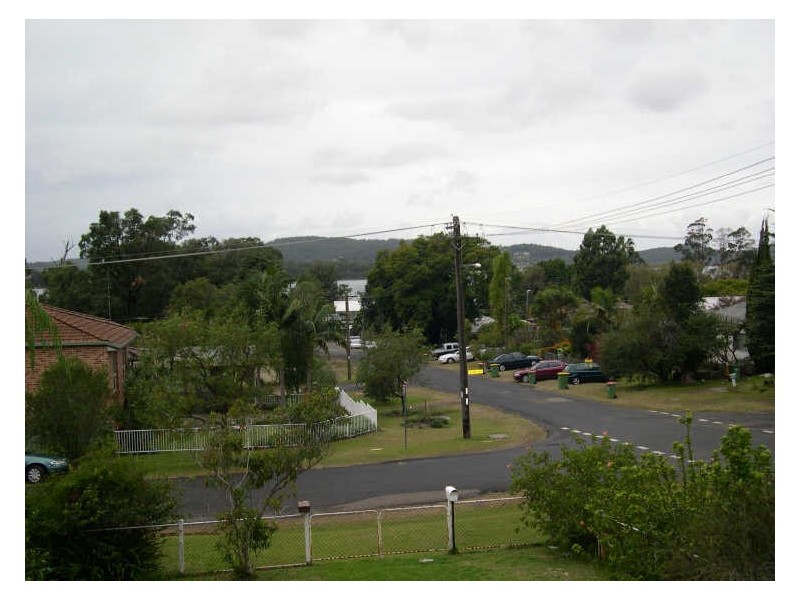 33a Nioka Avenue, Point Clare NSW 2250