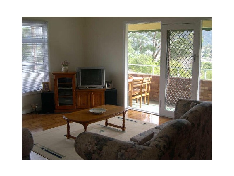 24 Coogee Road, Point Clare NSW 2250