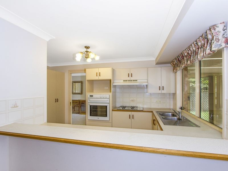 16 Singleton Road, Point Clare NSW 2250