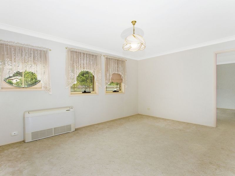 16 Singleton Road, Point Clare NSW 2250