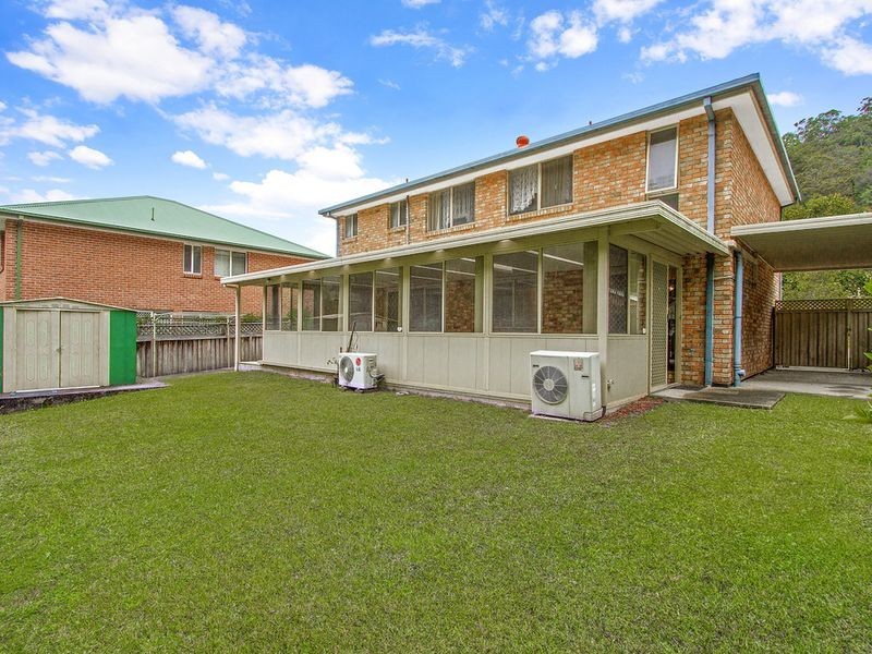 16 Singleton Road, Point Clare NSW 2250