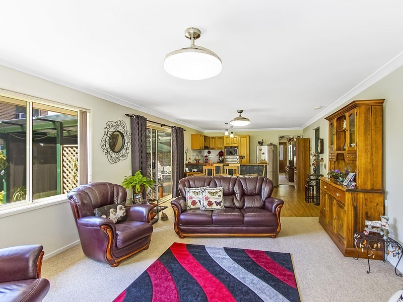 26 Singleton Road, Point Clare NSW 2250