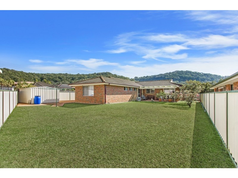 20 Manooka Road, Point Clare NSW 2250