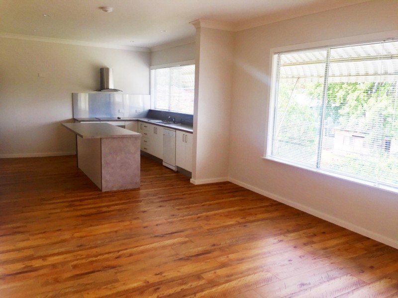 17 Nioka Avenue, Point Clare NSW 2250