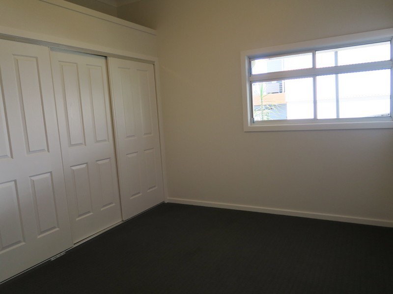 17 Nioka Avenue, Point Clare NSW 2250