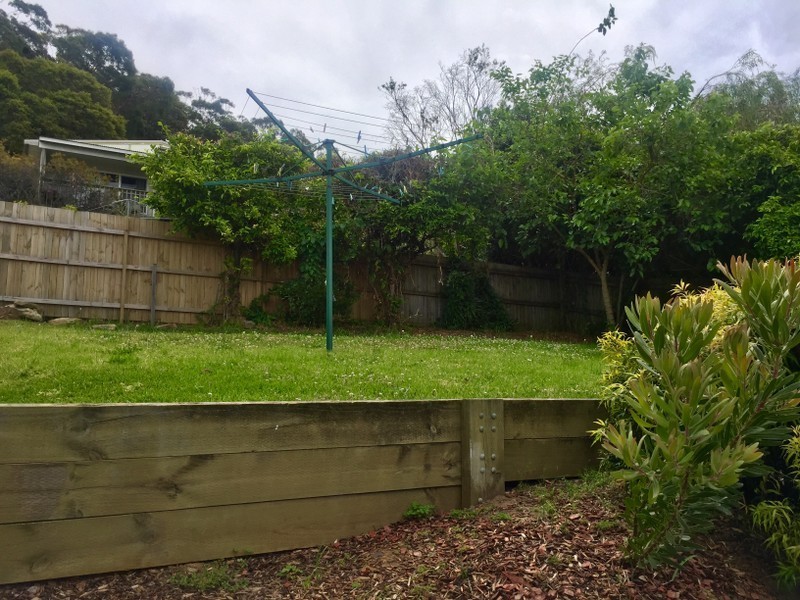 17 Nioka Avenue, Point Clare NSW 2250