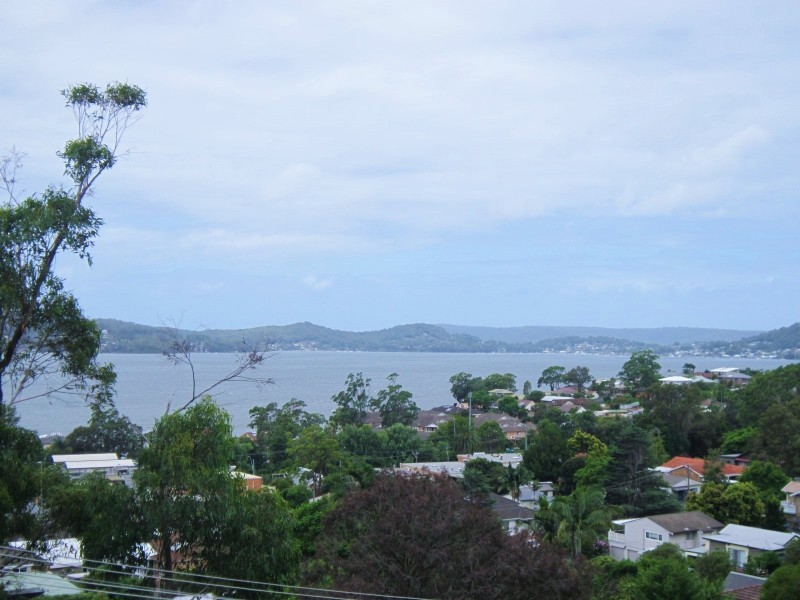 19 Hughes Street, Point Clare NSW 2250