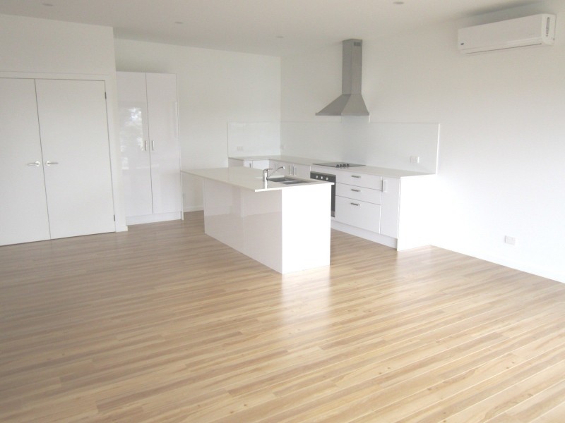19 Hughes Street, Point Clare NSW 2250