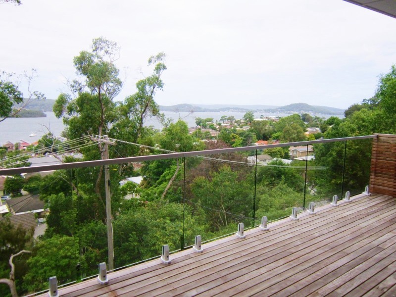 19 Hughes Street, Point Clare NSW 2250