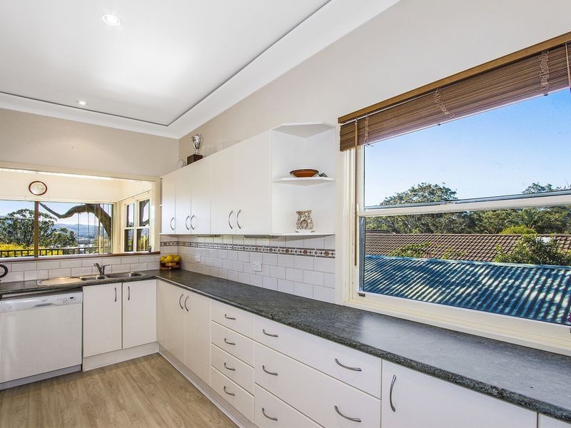 13 Margaret Street, Point Clare NSW 2250
