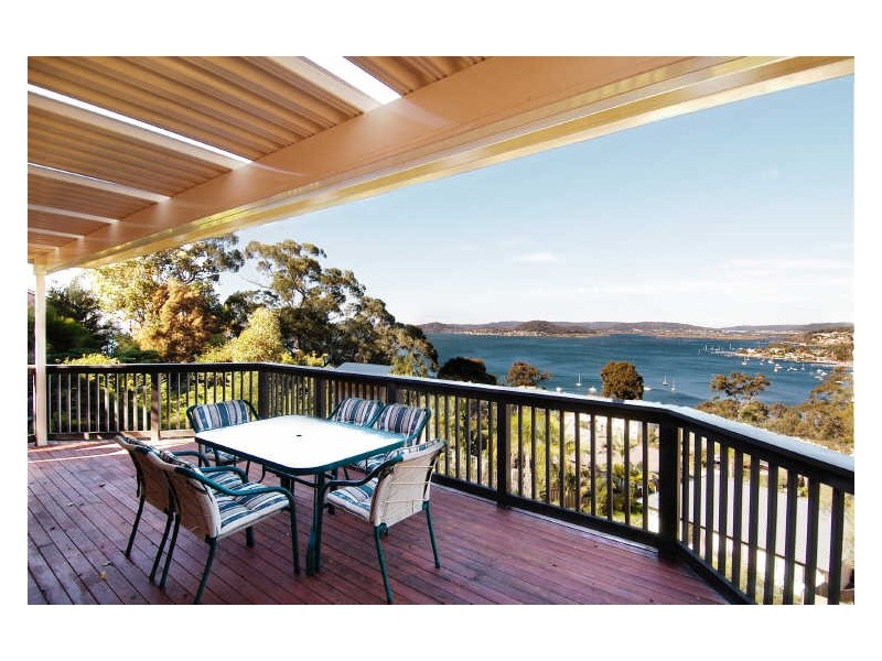 11 Indra Road, Tascott NSW 2250