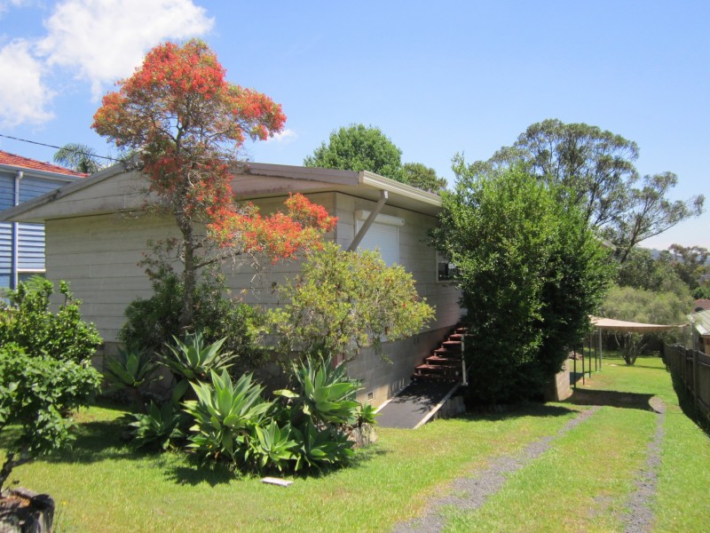 16 Margaret Street, Point Clare NSW 2250