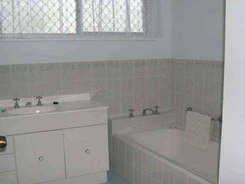 16 Margaret Street, Point Clare NSW 2250