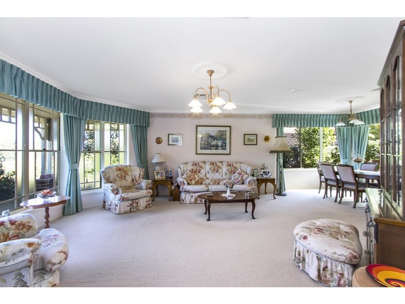 4 Sunny Waters Road, Kincumber NSW 2251