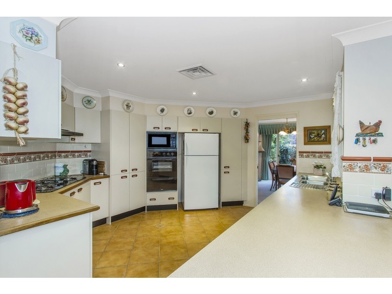 4 Sunny Waters Road, Kincumber NSW 2251