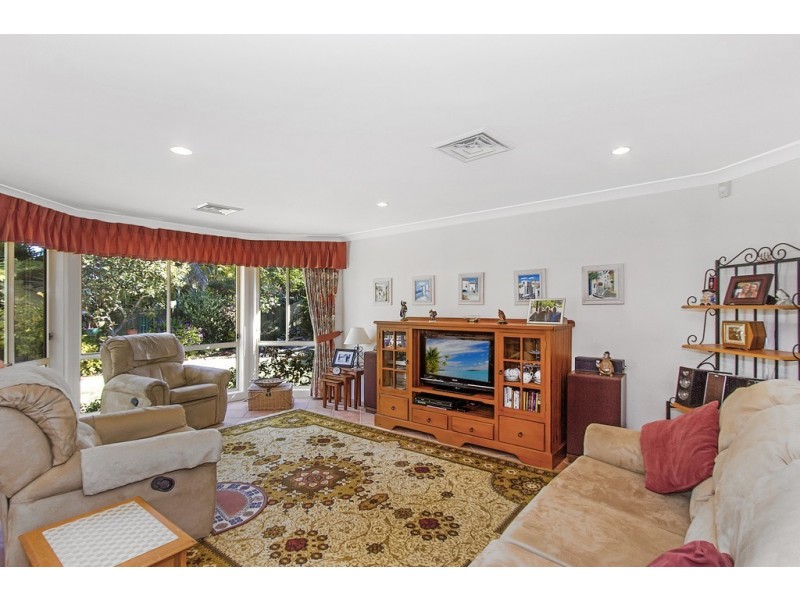 4 Sunny Waters Road, Kincumber NSW 2251