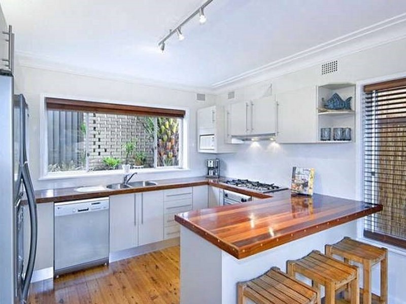 1/2 Brentwood Avenue, Point Clare NSW 2250